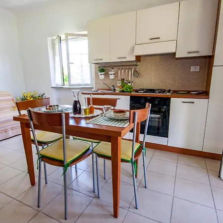 Agriturismo Podere Pernice * مونتالتو دي كاسترو